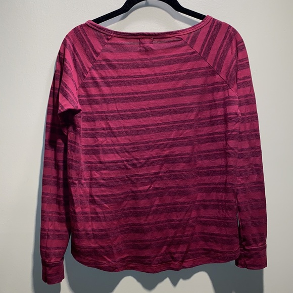 Cropped Long Sleeve top Sz: S - Picture 3 of 4